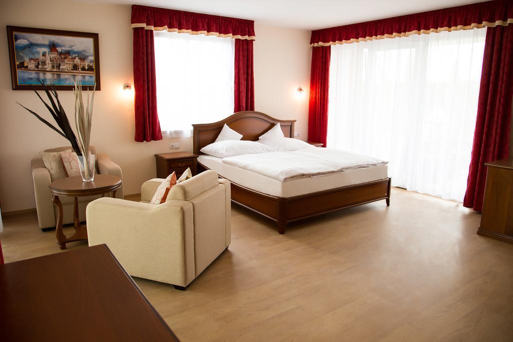 Luxury Hotel 希欧福克 外观 照片