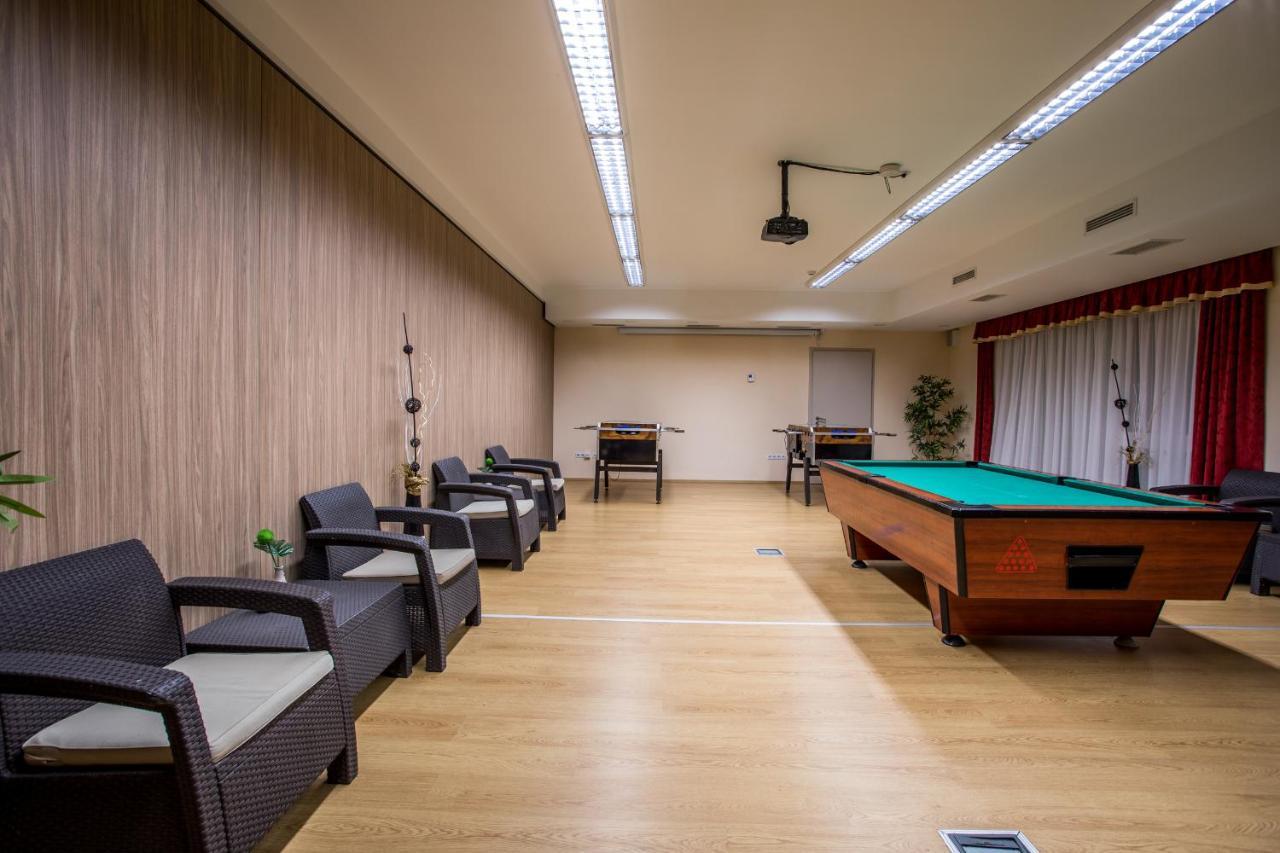 Luxury Hotel 希欧福克 外观 照片