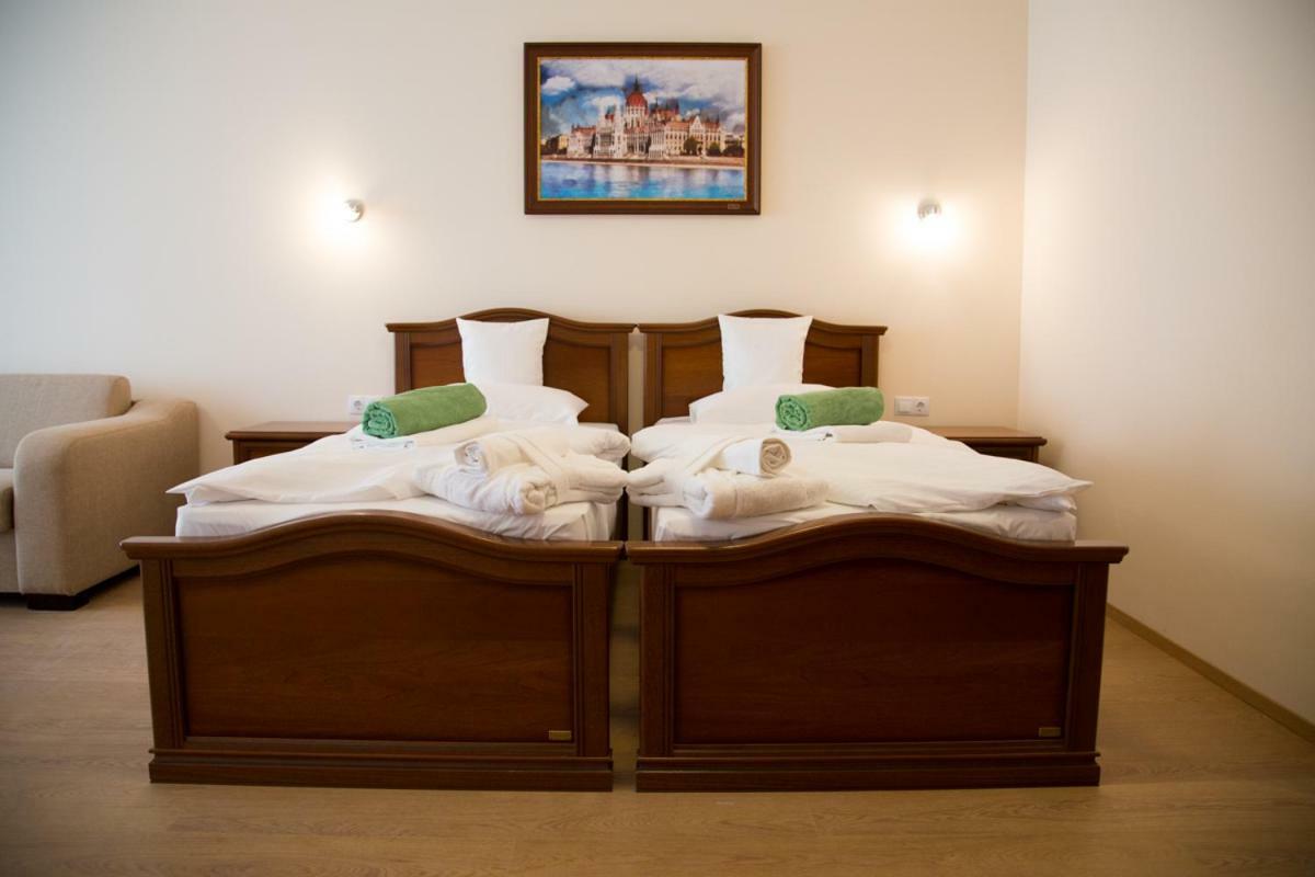 Luxury Hotel 希欧福克 外观 照片