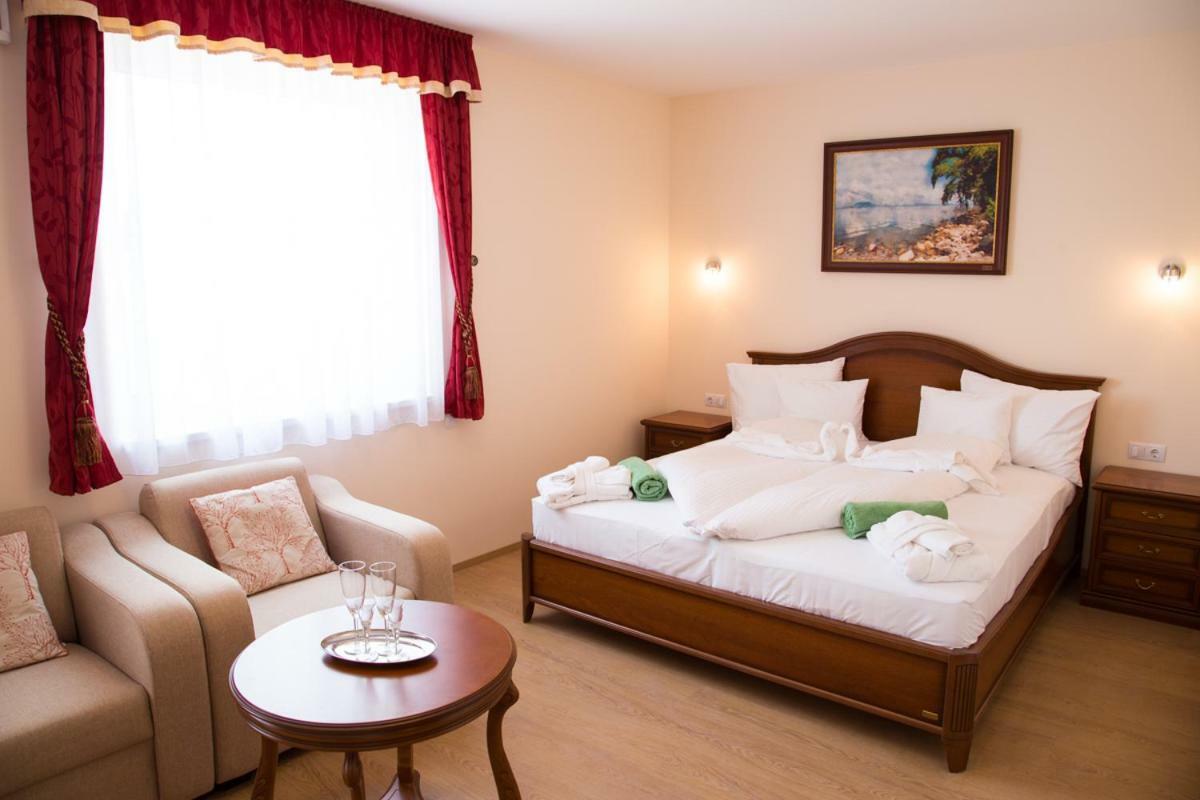 Luxury Hotel 希欧福克 外观 照片